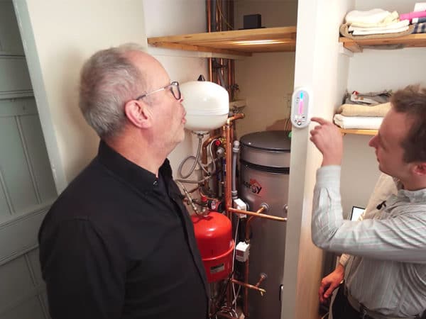 Mixergy - intelligent hot water storage with Robert Llewellyn