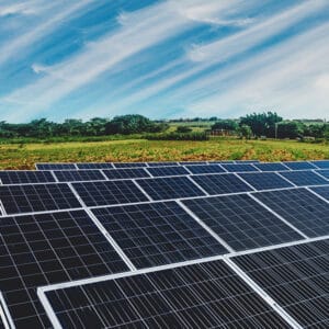 Connecting consumers with the local solar farms in the USA with Solar Simplified - Fully Charged Podcast 109