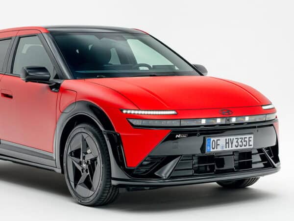 IONIQ 3 vs EV2 – Same DNA, Different Beast?!